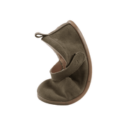  zapato barefoot Hada Mouse, suela plana y flexible. En piel de alta calidad, ante en color oscuro y muy elegante. Merceditas barefoot muy bonitas.