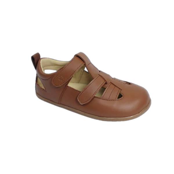 Sandalia barefoot infantil Marea Castaña en piel marrón, suela fina de 3 mm, anatómica y flexible, fabricada artesanalmente en España