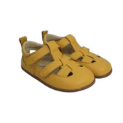 Sandalia barefoot Marea Tuorlo sin contrafuerte, fabricada artesanalmente en España con piel suave sin cromo y diseño veraniego