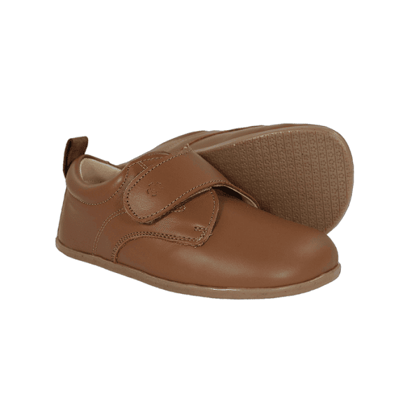 Las suelas de los zapatos barefoot infantiles Tico Terra, de la marca Papes, están elaboradas con materiales reciclados, caucho virgen y algas del Mediterráneo; y son biobasadas (no tienen derivados del petróleo).